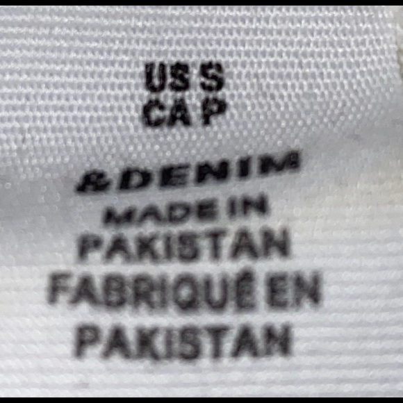 New white jean jacket - Picture 2 of 3